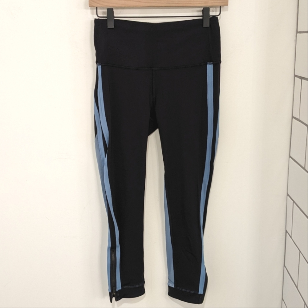 Lululemom Zip the Line Crop 23" Black Utility Blue Mesh Athletic Leggings